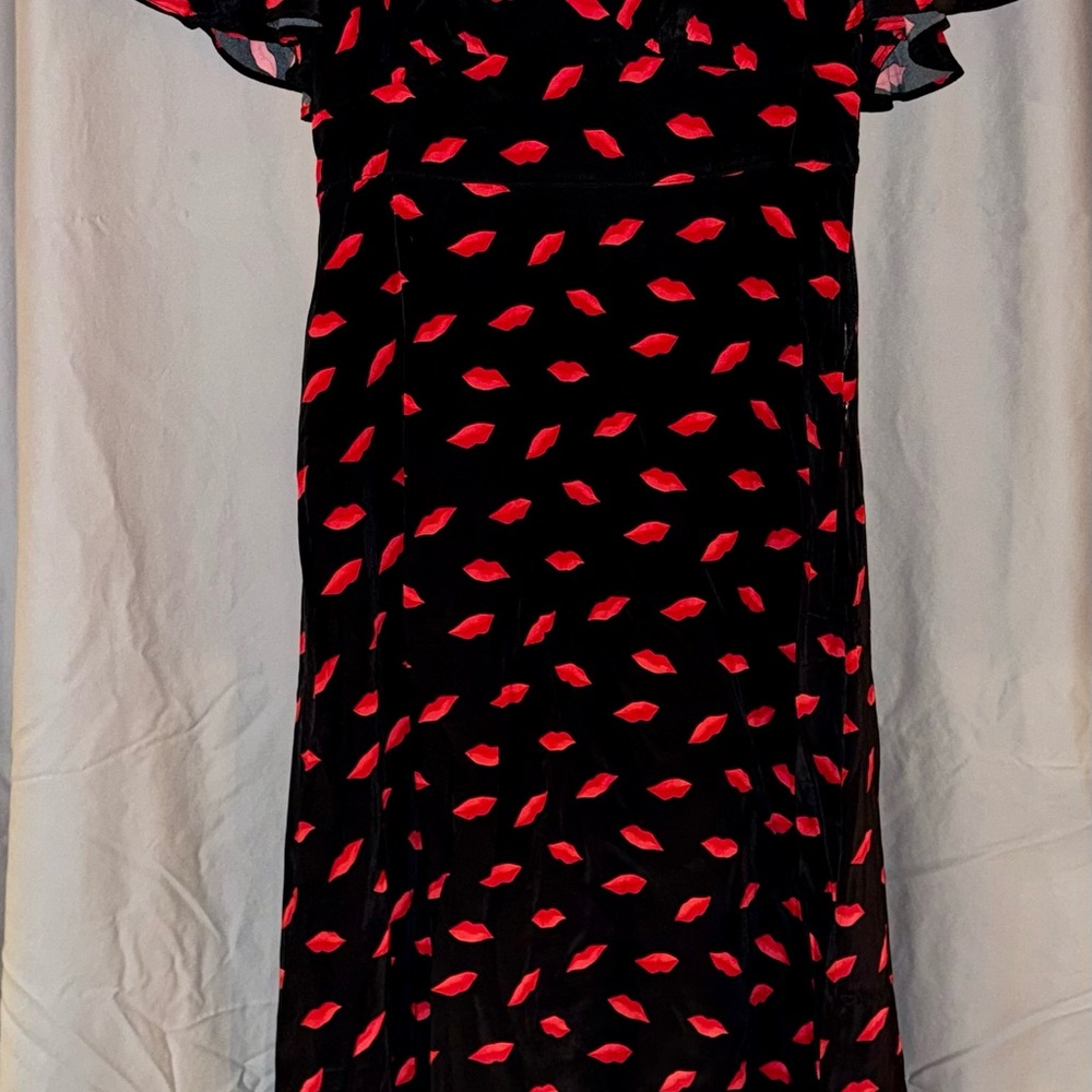 a new day Black Midi Dress with Red Lip Print